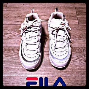 Women’s white fila tennis shoes size 9.5